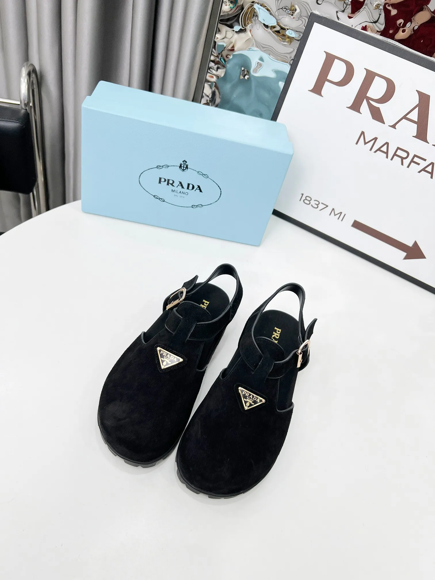 👟👟Ex-factory price 440👟👟 PRADA/25ss Prada classic triangle logo loafer series, simple and ultimate size: 35-42
